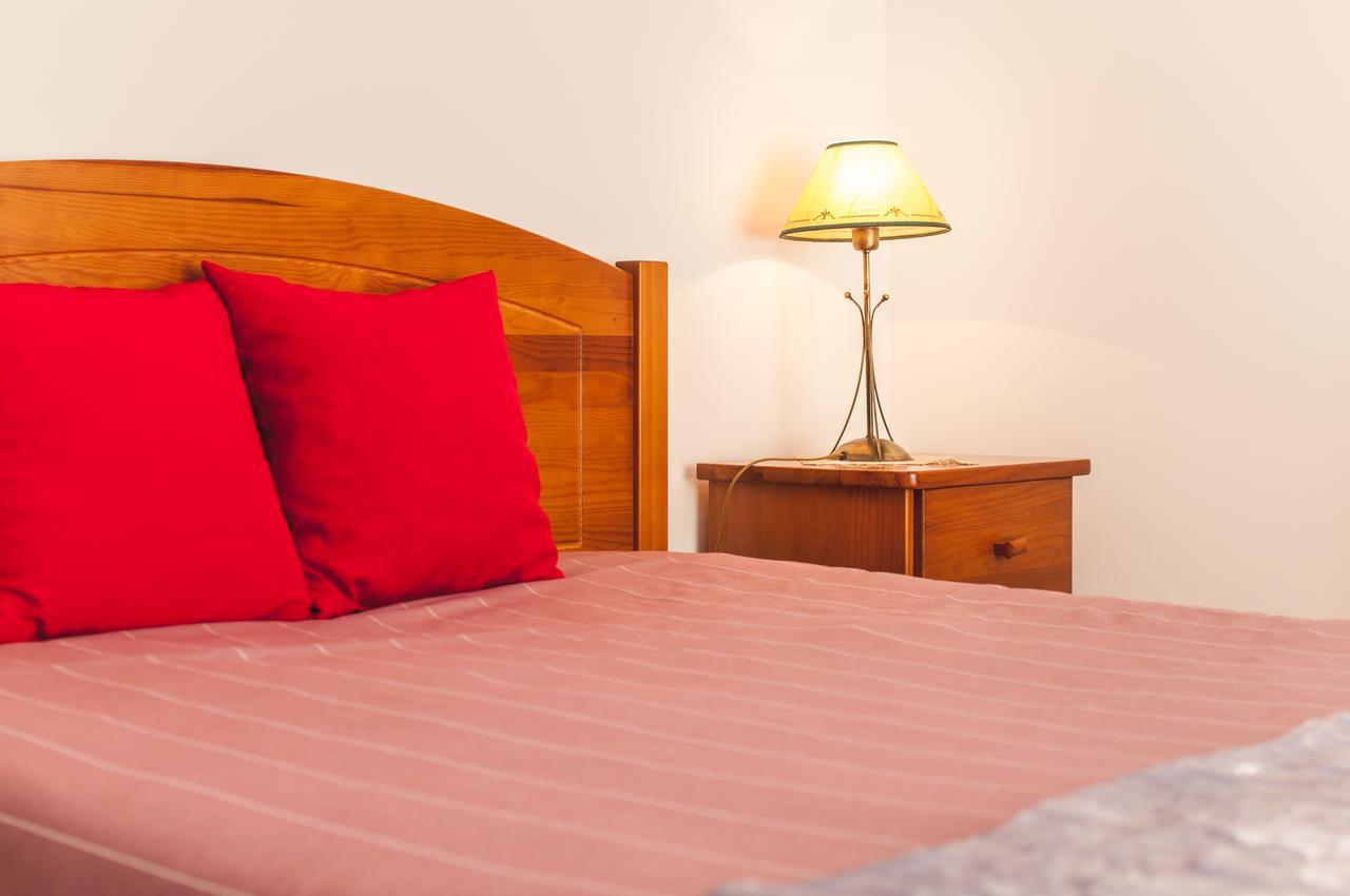 Rivers Nation Surf Camp Bed & Breakfast อาโตเกีย ดา บาเลยา ภายนอก รูปภาพ